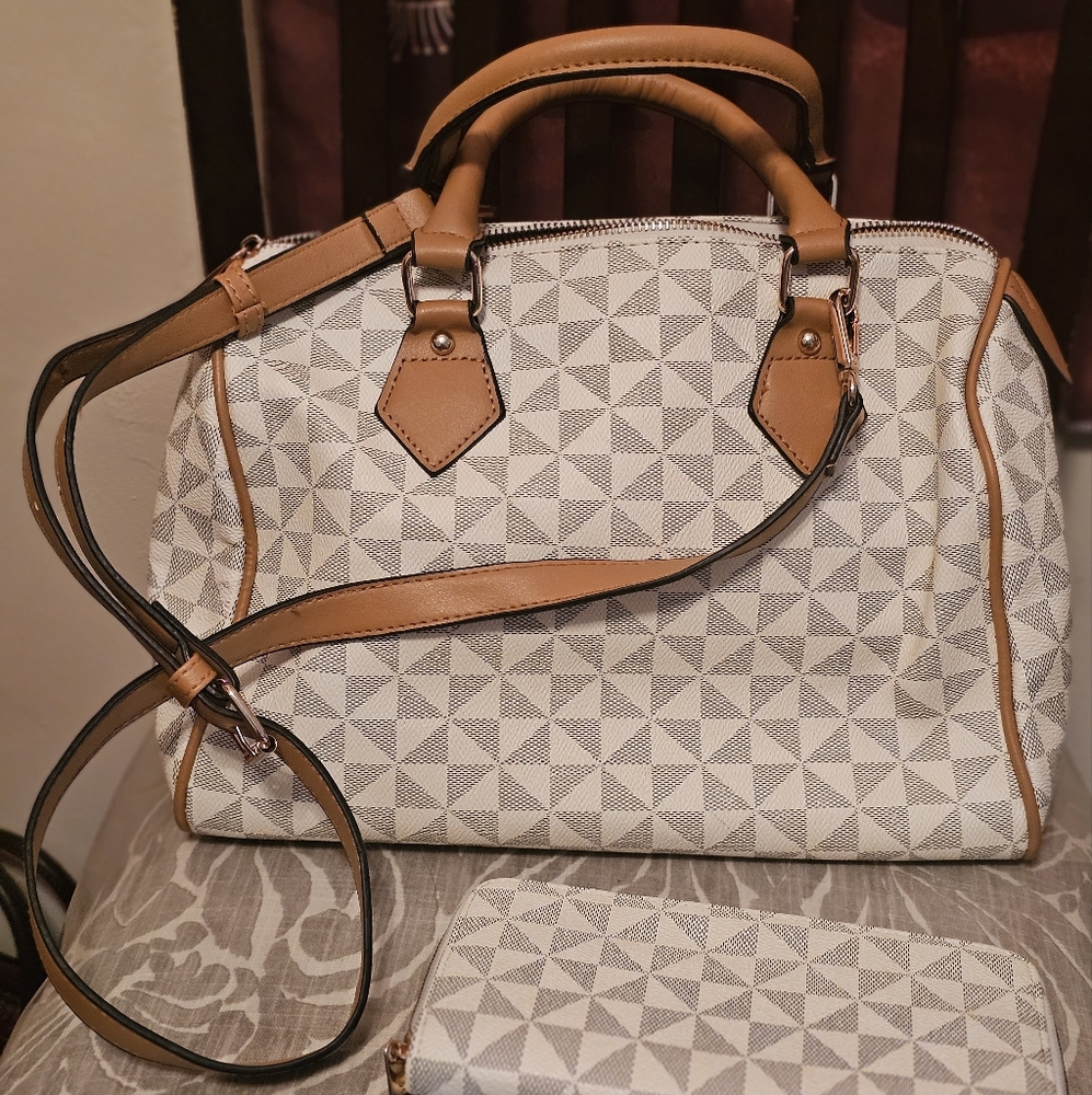 Geometric Patterned Tan and White Women's Bag & Matxhing Wallet
